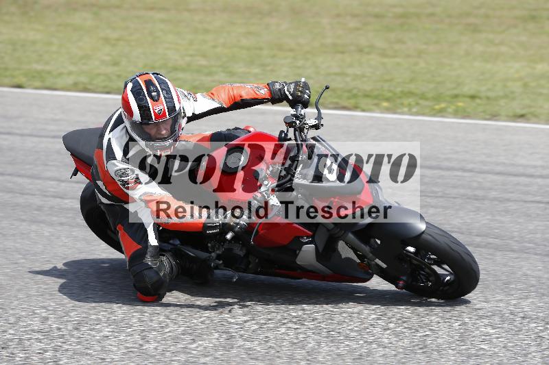 /27 12.06.2025 Ducati Schweiz Trackday Warmup  ADR/gelb-jeaune/8